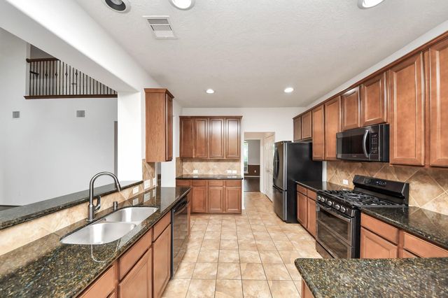 704 White Oak Pointe, League City, TX 77573