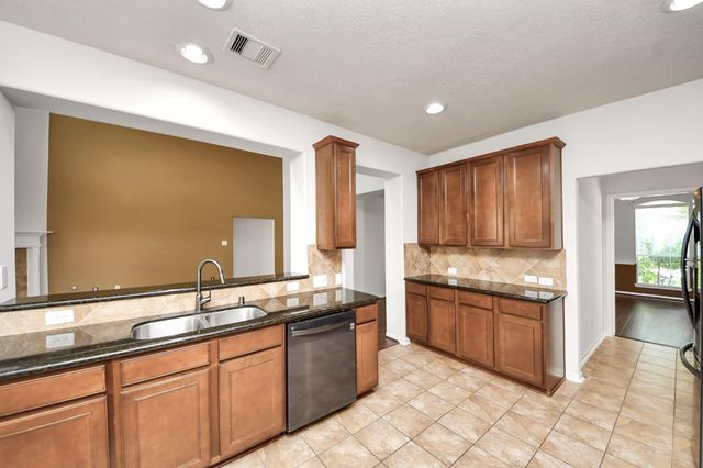 704 White Oak Pointe, League City, TX 77573