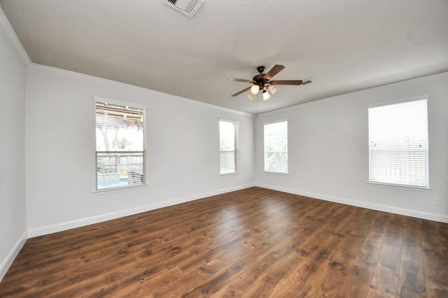 704 White Oak Pointe, League City, TX 77573
