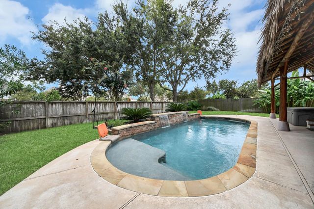 704 White Oak Pointe, League City, TX 77573