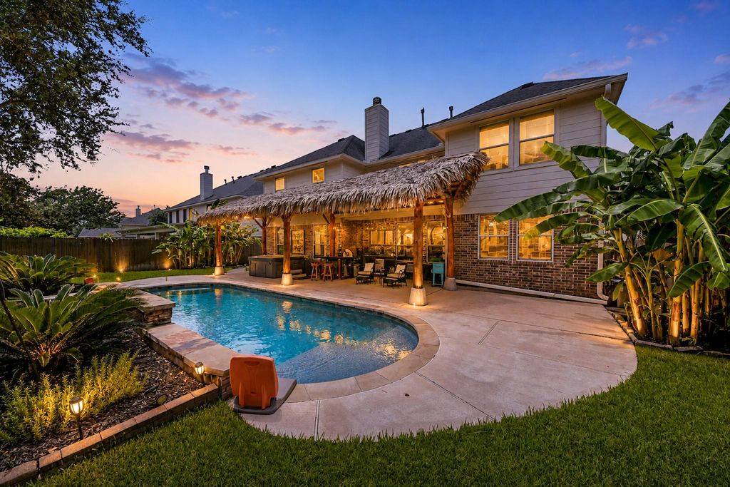 704 White Oak Pointe, League City, TX 77573