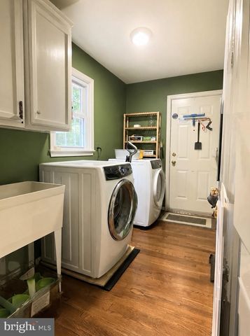 8224 LAKENHEATH WAY, Potomac, MD 20854