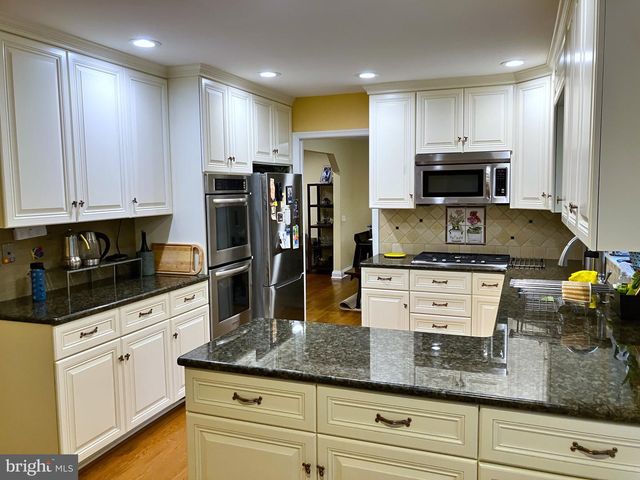8224 LAKENHEATH WAY, Potomac, MD 20854