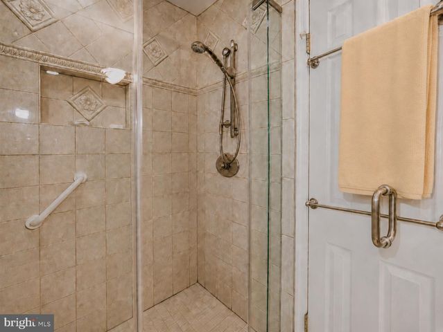 8224 LAKENHEATH WAY, Potomac, MD 20854