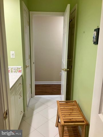 8224 LAKENHEATH WAY, Potomac, MD 20854