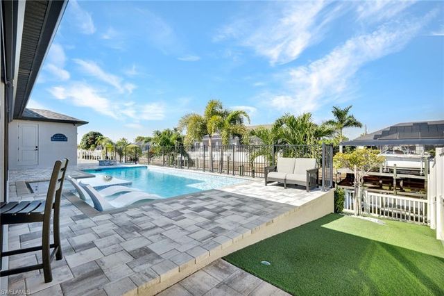 1909 SE 14th ST, Cape Coral, FL 33990