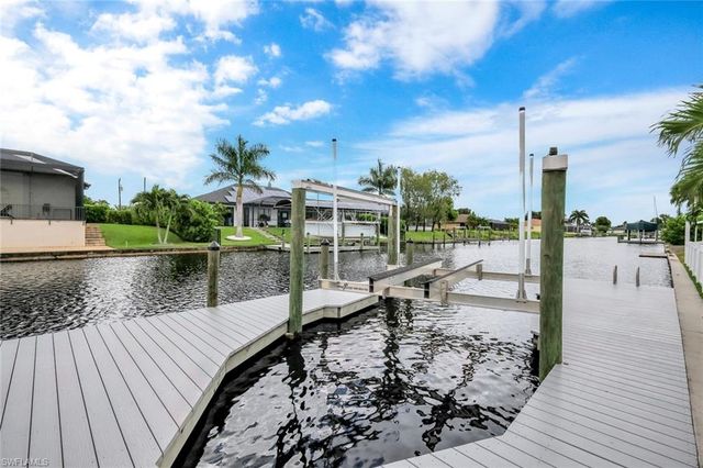 1909 SE 14th ST, Cape Coral, FL 33990
