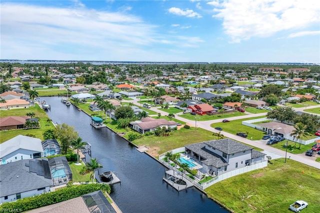 1909 SE 14th ST, Cape Coral, FL 33990
