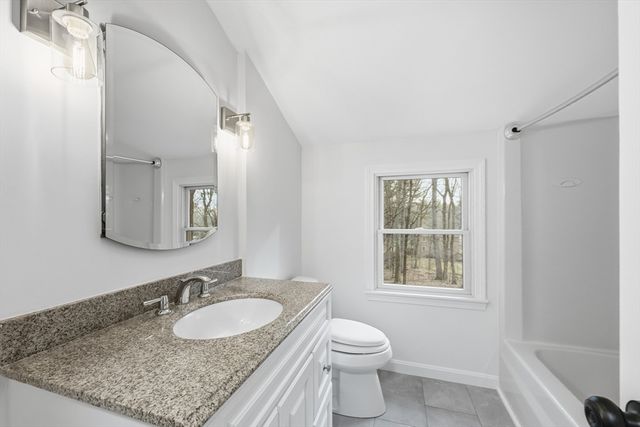 18 Emery Rd, Townsend, MA 01469