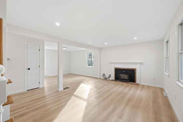 18 Emery Rd, Townsend, MA 01469