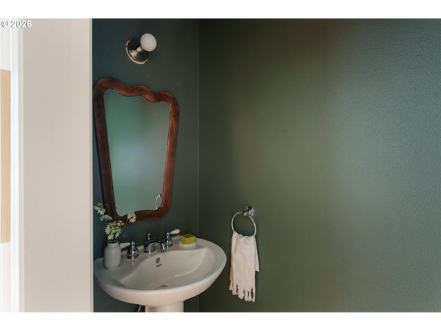 7980 Se GRAND Ave, Portland, OR 97202