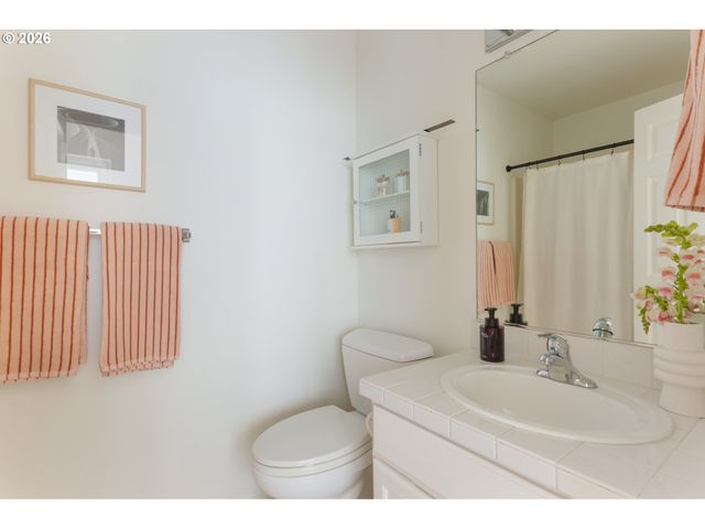 7980 Se GRAND Ave, Portland, OR 97202
