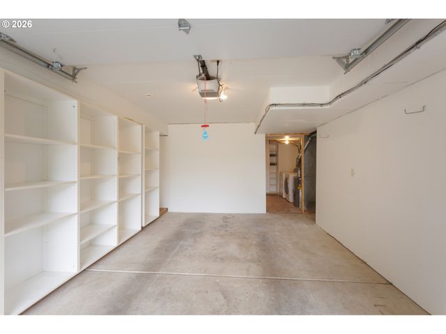 7980 Se GRAND Ave, Portland, OR 97202