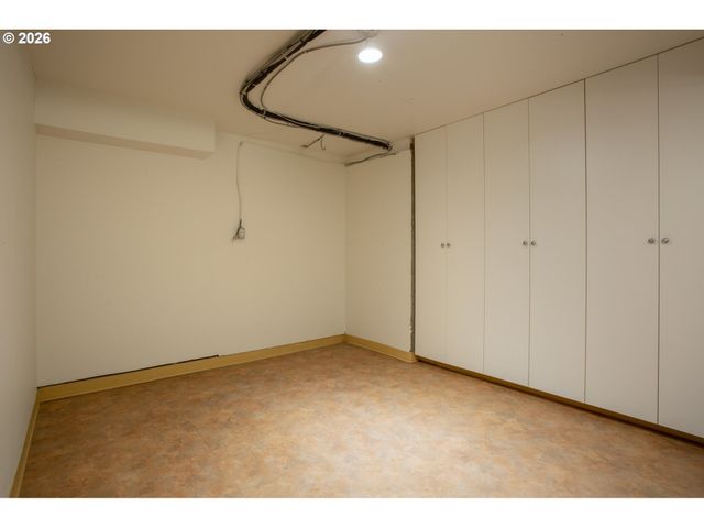 7980 Se GRAND Ave, Portland, OR 97202