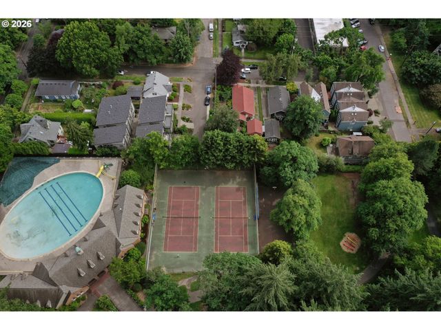 7980 Se GRAND Ave, Portland, OR 97202