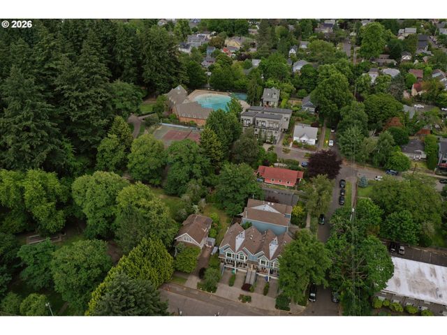 7980 Se GRAND Ave, Portland, OR 97202