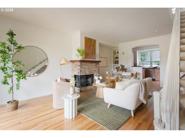 7980 Se GRAND Ave, Portland, OR 97202