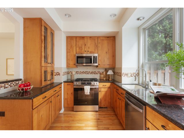 7980 Se GRAND Ave, Portland, OR 97202