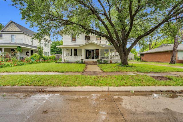 606 N Dallas Street, Ennis, TX 75119
