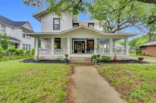 606 N Dallas Street, Ennis, TX 75119