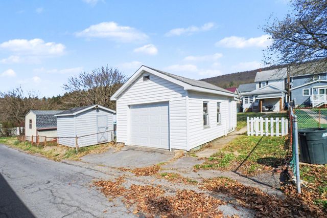 418 ELIZABETH ST, Williamstown, PA 17098