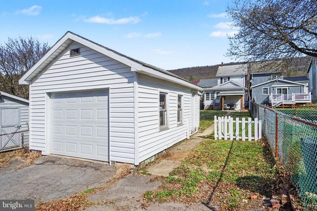418 ELIZABETH ST, Williamstown, PA 17098