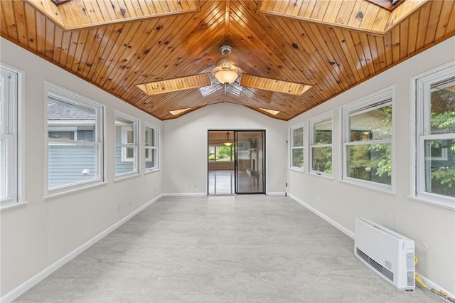 5 Collingwood Drive, Cranston, RI 02921