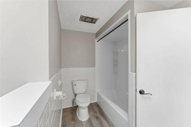 5 Collingwood Drive, Cranston, RI 02921