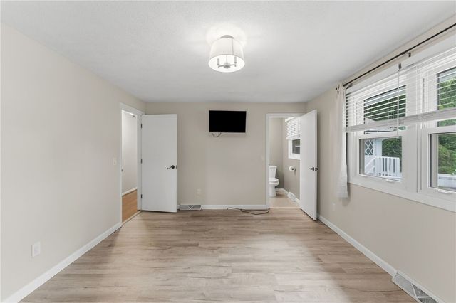 5 Collingwood Drive, Cranston, RI 02921
