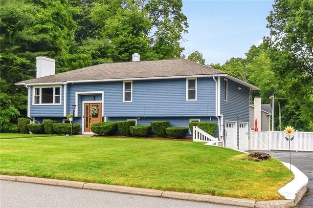 5 Collingwood Drive, Cranston, RI 02921