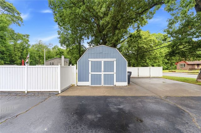 5 Collingwood Drive, Cranston, RI 02921