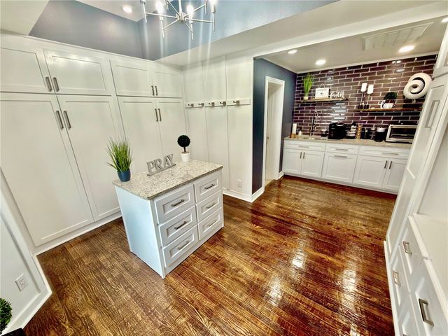 1921 Wilkes Avenue, Springdale, AR 72762