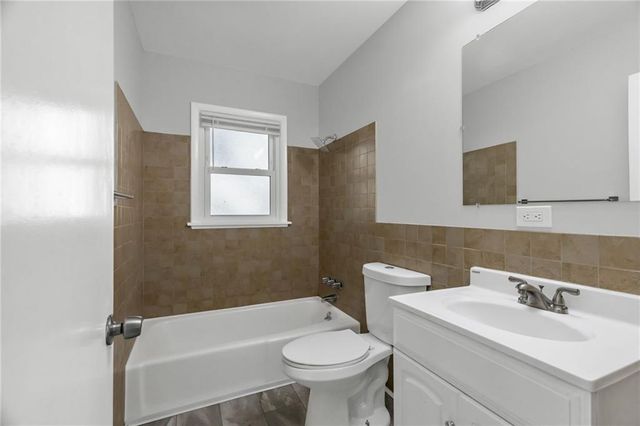 936 HILLSIDE Avenue, Liberty, MO 64068