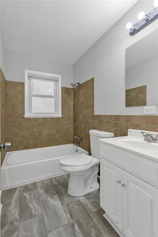 936 HILLSIDE Avenue, Liberty, MO 64068