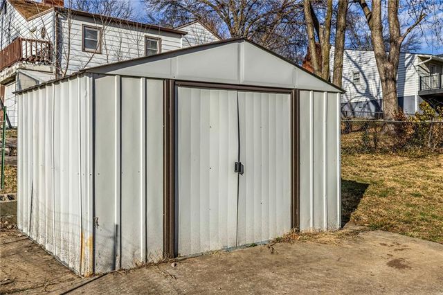 936 HILLSIDE Avenue, Liberty, MO 64068