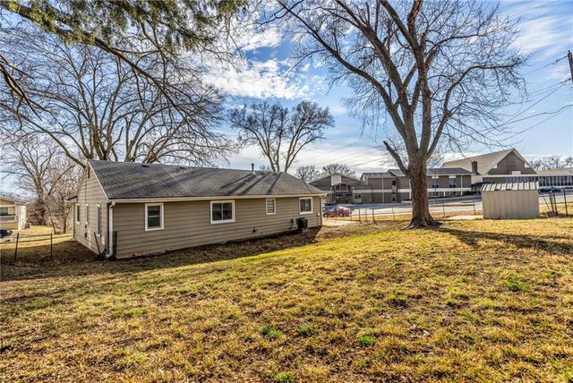 936 HILLSIDE Avenue, Liberty, MO 64068