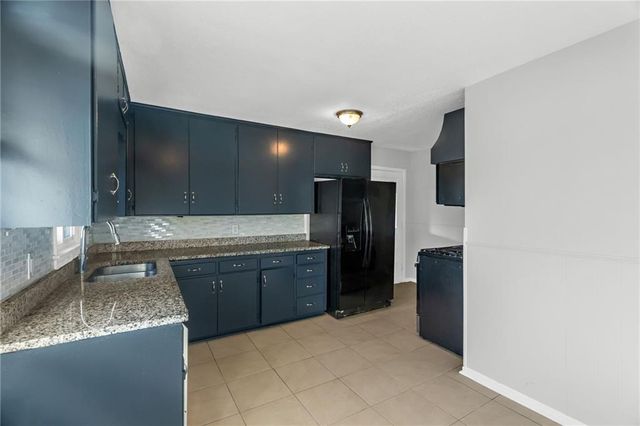 936 HILLSIDE Avenue, Liberty, MO 64068