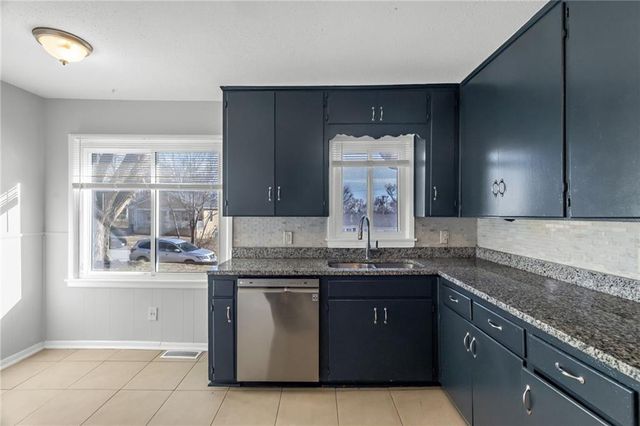 936 HILLSIDE Avenue, Liberty, MO 64068