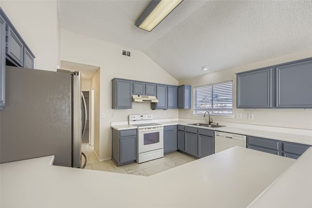 6609 Pecanwood Drive, Arlington, TX 76001