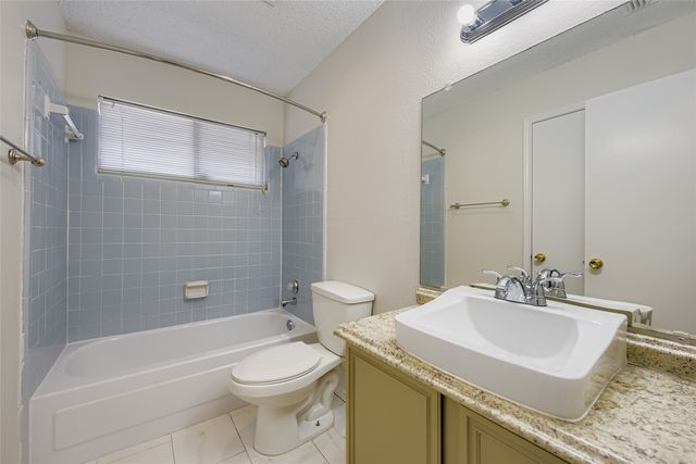 6609 Pecanwood Drive, Arlington, TX 76001