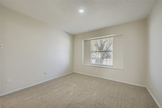 6609 Pecanwood Drive, Arlington, TX 76001