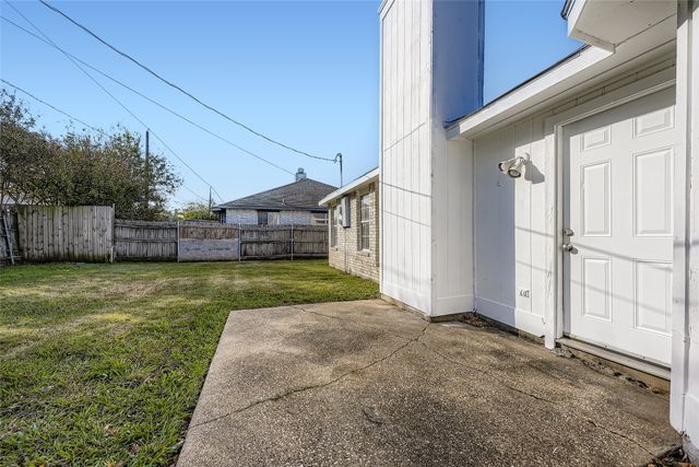 6609 Pecanwood Drive, Arlington, TX 76001