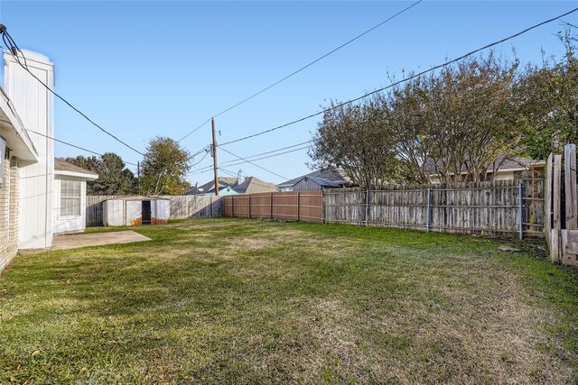 6609 Pecanwood Drive, Arlington, TX 76001