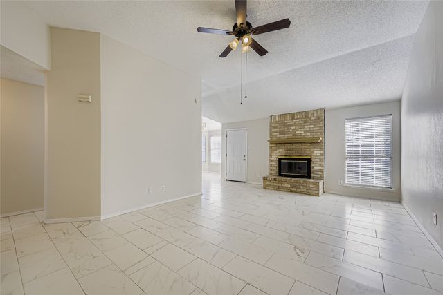 6609 Pecanwood Drive, Arlington, TX 76001