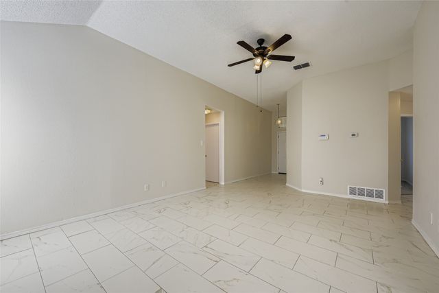 6609 Pecanwood Drive, Arlington, TX 76001