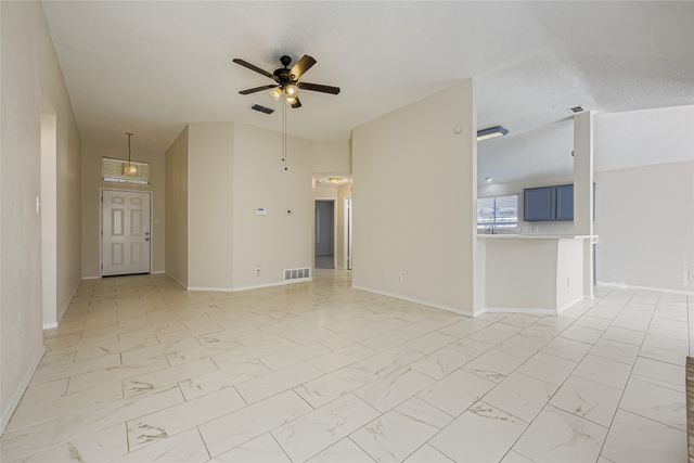 6609 Pecanwood Drive, Arlington, TX 76001