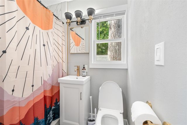 108 Henderson Place, Cadillac, MI 49601