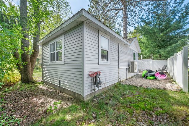 108 Henderson Place, Cadillac, MI 49601