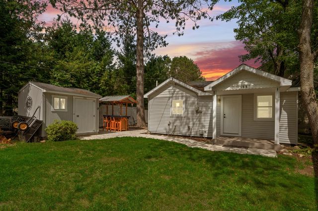 108 Henderson Place, Cadillac, MI 49601