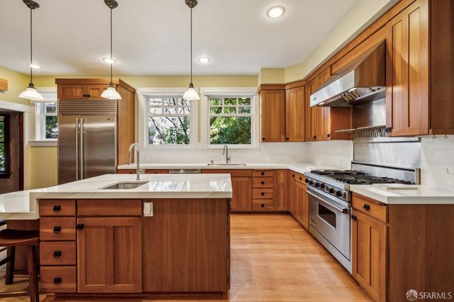 60 Mercedes Way, San Francisco, CA 94127
